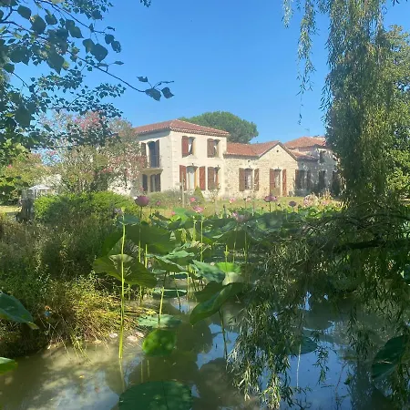 Domaine De Baise Bed & Breakfast *